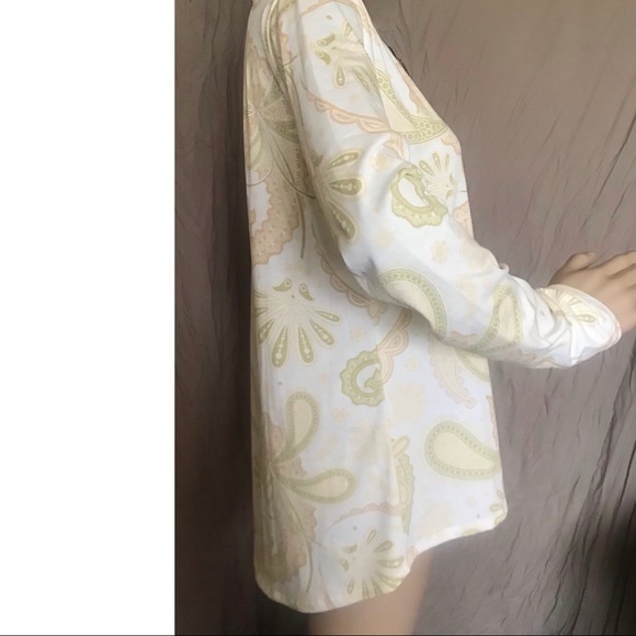 LuLaroe Long Sleeve Paisley Design Lynnae Shirt Size Small - Picture 8 of 15